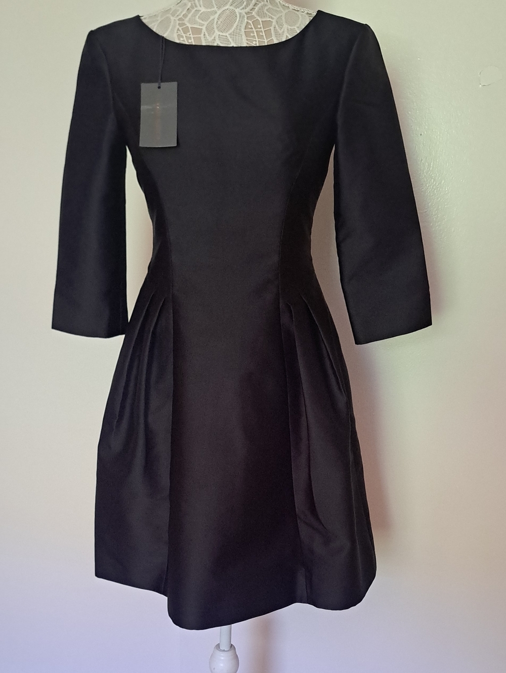 ALBERTA FERRETI Elegant Classic Black A-Line Dress with Three-Quarter Sleeves